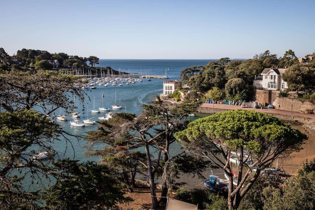 Holiday home Au Coin Fleuri
